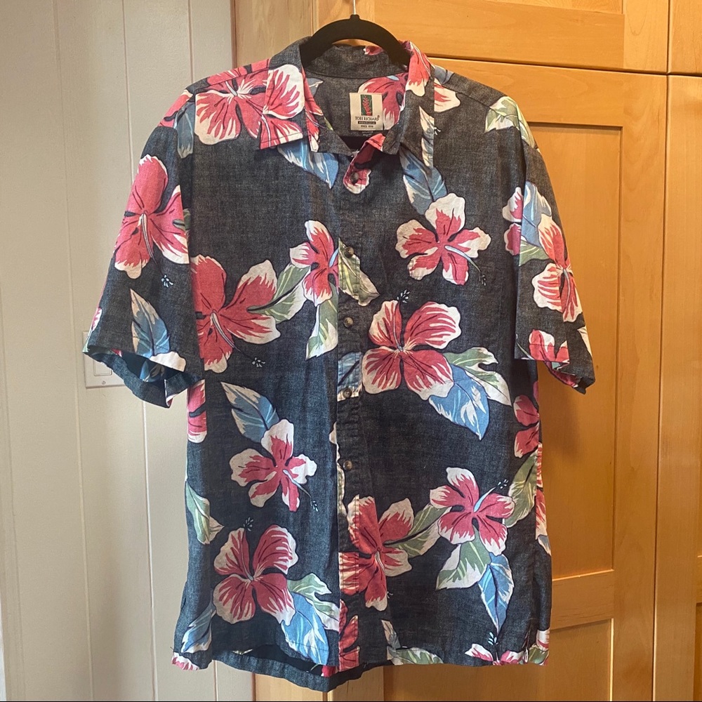 Tori Richard Hawaiian Shirt. Made in Hawaii. - Picture 1 of 5